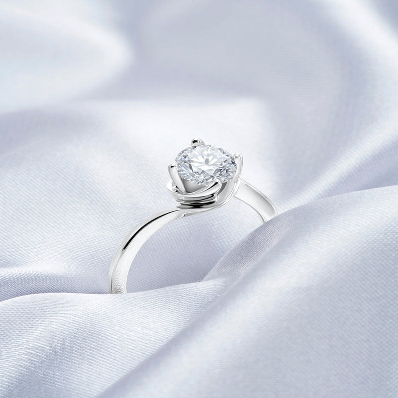 Sirius Moissanite Ring - 0.85 Carat DEF-color Gemstone